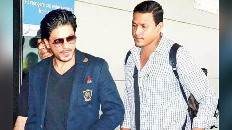 शाहरुख खान की सुरक्षा का जिम्मा रवि सिंह के कंधों पर रहता है। वह पिछले नौ सालों से शाहरुख खान को देश से लेकर विदेश तक सुरक्षा देते आ रहे हैं।