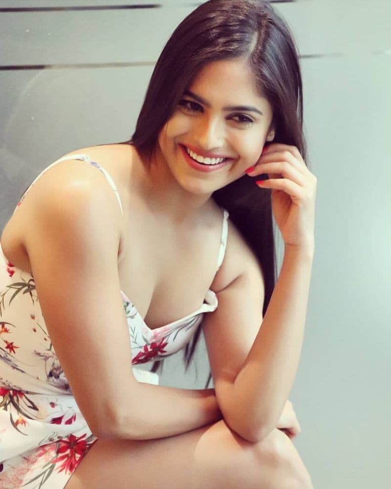 Ram Gopal Varmas Vangaveeti Fame Naina Ganguly Hot Photos
