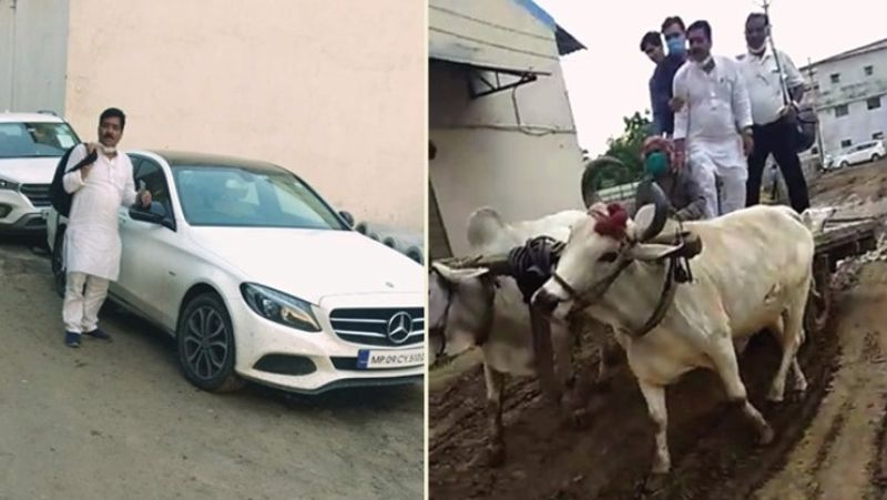 दरअसल, यह अनोखी तस्वीर इंदौर शहर के पालदा औधोगिक शहर में शनिवार को देखने को मिली। जहां उद्योगपति गड्ढेदार और कीचड़ से भरी सड़क के खिलाफ प्रदर्शन कर रहे थे। विरोध जतान के लिए वह बैलगाड़ी पर सवार होकर फैक्ट्री पहुंचे थे।
