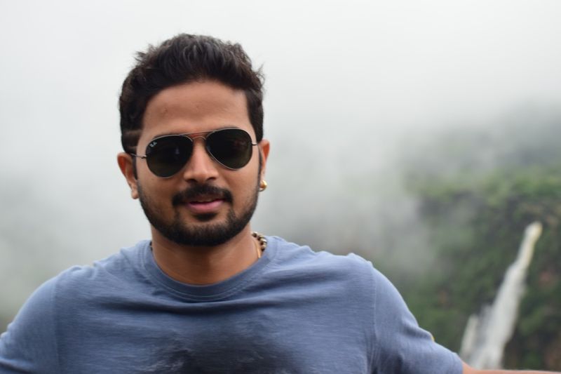 ಈ ಪ್ರಕರಣಕ್ಕೆ ಸಂಬಂಧಿಸಿದಂತೆ ಚಂದನಾ ಪ್ರಿಯಕರ, ಪ್ರಮುಖ ಆರೋಪಿಯಾಗಿರುವ ದಿನೇಶ್ನನ್ನು ಪೊಲೀಸರು ಬೆಂಗಳೂರಿನಲ್ಲಿ ಬಂಧಿಸಿದ್ದಾರೆ.
