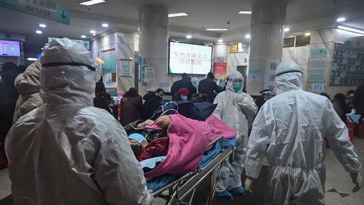 Indian-Origin Doctor Performs 1st Lung Transplant In US For COVID-19 Patient Indian-Origin Doctor Performs 1st Lung Transplant In US For COVID-19 Patient