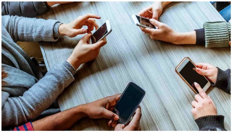 Be careful if you clean your phone with sanitizer Mobile can be damaged BDD