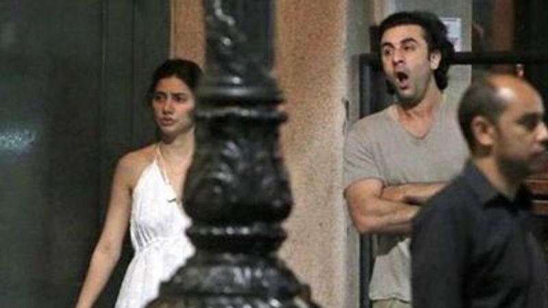 Ranbir Kapoors photo with a Pakistani actress is viral