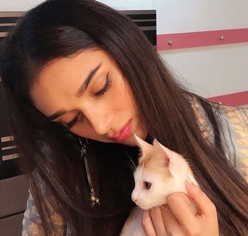 Movie Celebs and their pets