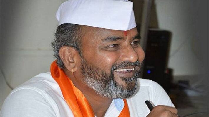 Former MP and younger brother Ramesh katti Health fluctuates due to demise of Umesh katti Doctor rush to spot belagavi Karnataka ckm Former MP and younger brother Ramesh katti Health fluctuates due to demise of Umesh katti Doctor rush to spot belagavi Karnataka ckm