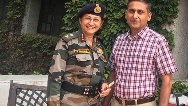 उल्लेखनीय है कि कुछ समय पहले ही सुप्रीम कोर्ट ने महिला अधिकारियों को सशस्त्र बलों में स्थायी कमीशन देने का निर्देश दिया है। अपने पति राजीव के साथ माधुरी।