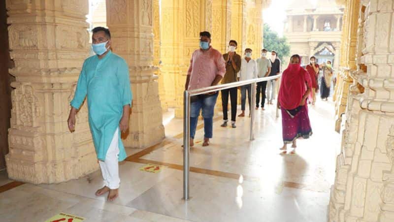 Vijayawada beggar Yadi Reddy donates Rs 8 lakh to Temples