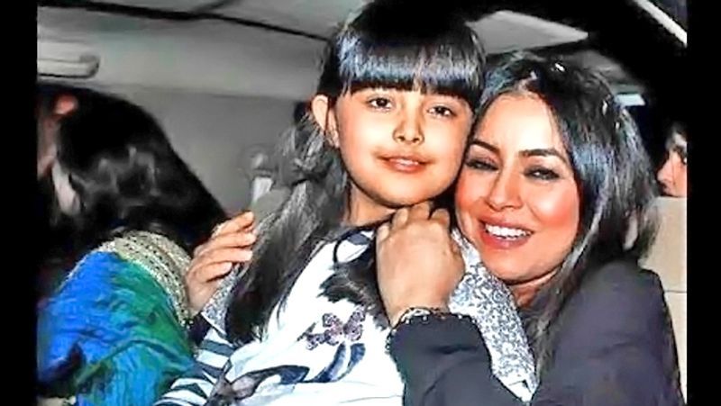 তারপরই মহিমাকে'ইয়াদ পিয়া কী আনে লাগি'-তে দেখা যায় এবং অক্ষয় কুমারও তাঁর মনের জোর বাড়াতে সাহায্য করেন । তারপরেই নতুন রূপে ধড়কন'-এ দেখা যায় মহিমাকে। মহিমা চৌধুরী জানিয়েচেন, ওই দুর্ঘটনাই তাঁর ফিল্মি কেরিয়ার নষ্টের পিছয়ে দায়ী।