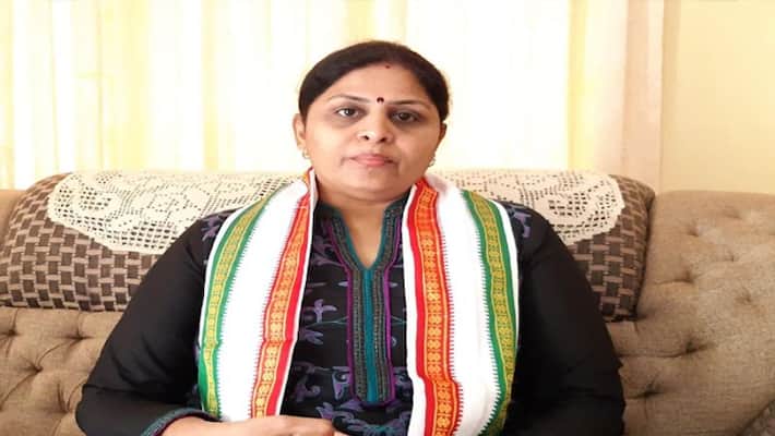 amaravati jac woman leader sunkara padmasri reacts on filmmakers meeting with jagan amaravati jac woman leader sunkara padmasri reacts on filmmakers meeting with jagan