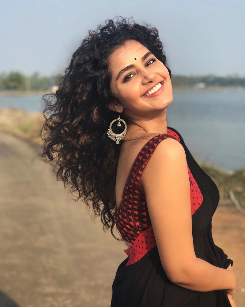 அப்போது குட்டி பேனாக இருந்தாலும்... இப்போது செல்ல ஸ்டைலிஷ் ஹீரோயின்