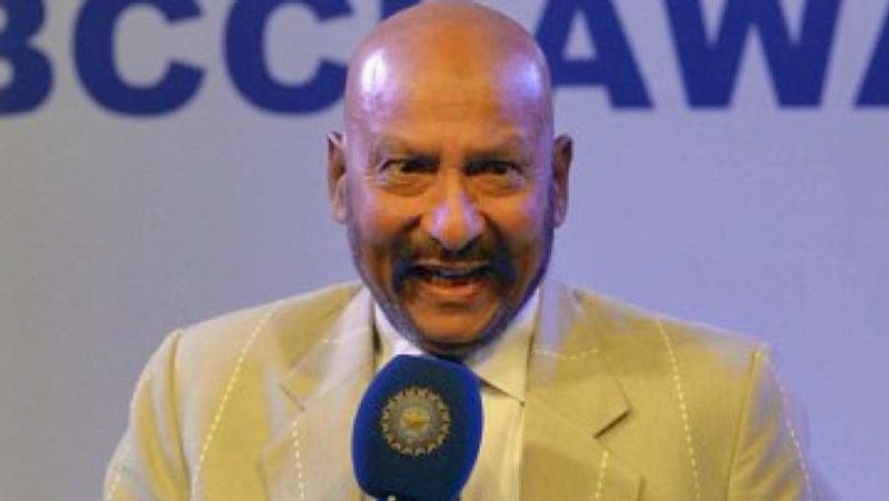 सैयद किरमानी टीम इंडिया के चेयरमैन ऑफ सेलेक्टर्स भी रहे हैं। एक बातचीत में उन्होंने 2004 में धोनी के टीम इंडिया में आने के पीछे की कहानी बताई है। किरमानी ने हिंदुस्तान टाइम्स से कहा, "मैंने इससे पहले कभी भी इस बात का खुलासा नहीं किया कि धोनी कैसे टीम इंडिया में सिलेक्ट हुए। मैं और ईस्ट जोन के को सिलेक्स्टर प्रणब रॉय रणजी ट्रॉफी का मैच देख रहे थे। बहुत समय हो गया इसलिए और मैं ठीक ठीक नहीं कह सकता कि वो कौन सा मैच था। लेकिन प्रणब रॉय इसके गवाह हैं।" 