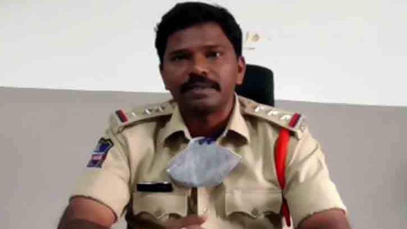 हत्या की बात सामने आने के बाद पुलिस ने लड़की के माता-पिता से सख्ती से पूछताछ की तो उन्होंने बेटी की हत्या की बात स्वीकार कर ली। पुलिस ने हत्या के मामले में माता-पिता को गिरफ्तार कर न्यायिक हिरासत में भेज दिया। 