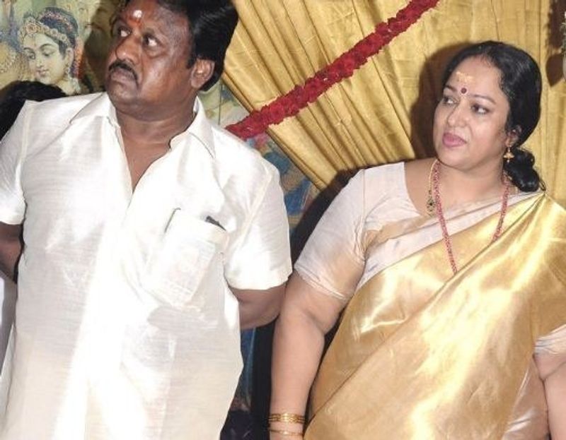 1987 ஆம் காதலித்து திருமணம் செய்து கொண்ட, நடிகர் ராமராஜன் - நளினி ஜோடி... 2000 ஆம் ஆண்டு விவாகரத்து பிரிந்தனர்.