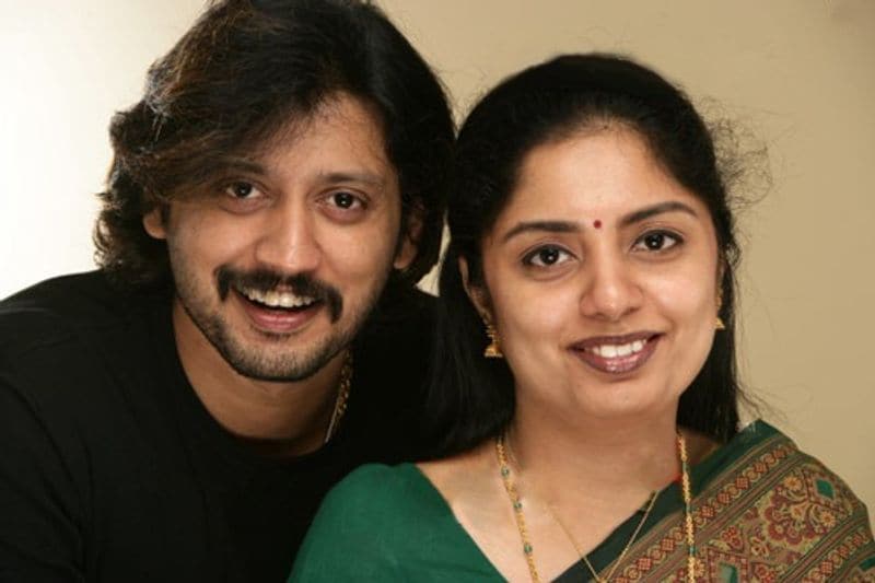 2005 ஆம் ஆண்டு கிரகலட்சுமி என்பவரை திருமணம் செய்து கொண்ட நடிகர் பிரஷாந்த் நான்கு வருடங்களிலேயே அவரிடம் இருந்து விவாகரத்து பெற்று பிரிந்தார்.