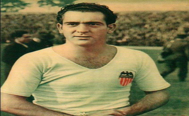 ১০. মুণ্ড-ভ্যালেন্সিয়া ফুটবল ক্লাবের সর্বকালের সেরাদের একজন। দু বার স্প্যানিশ লিগের সর্বোচ্চ গোলদাতার খেতাব পাওয়া মুণ্ড ১১ বছর ভ্যালেন্সিয়ার হয়ে খেলেছেন। এরপর কেরিয়ারের শেষদিকে খেলেছেন আলক্যায়ানোর হয়ে। তিনি পরিচিত ছিলেন তার দৈহিক শক্তির জন্য। লা-লিগায় তার মোট গোলসংখ্যা ১৯৫।
