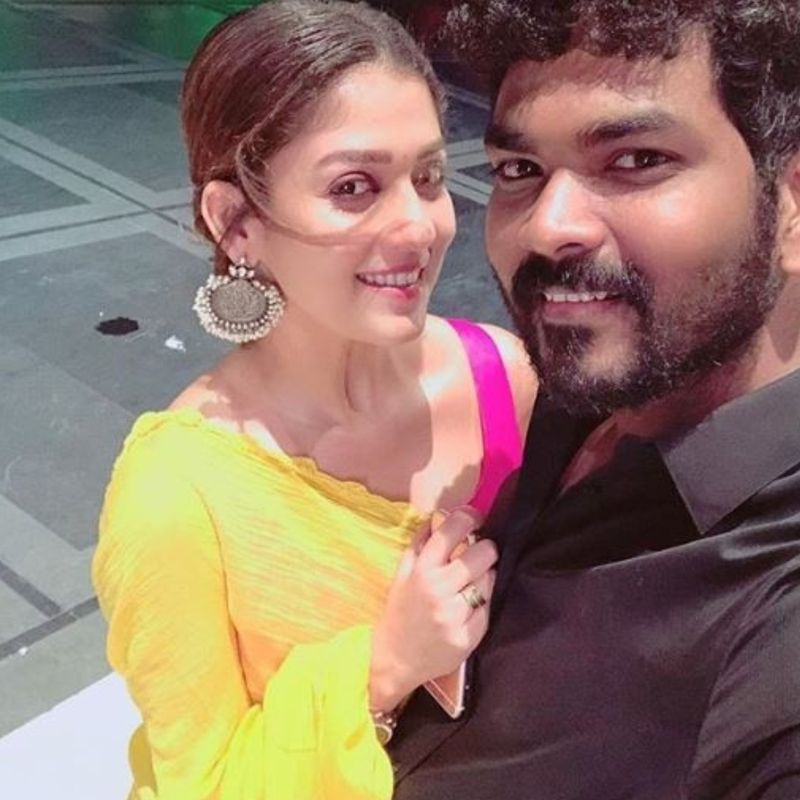 இதுவரை காதல் பறவைகளாய் சிறகடித்து வந்த, நயன்தாரா - விக்னேஷ் சிவன் காதல் ஜோடிகளின் திருமணத்தின் மீதான எதிர்பார்ப்பு ரசிகர்கள் மத்தியில் எகிறியுள்ளது.