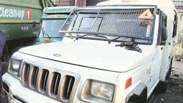 ATM loading vehicle robbed in guntur dist ATM loading vehicle robbed in guntur dist