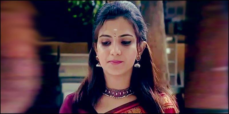 அந்த வகையில் தற்போது... இவர் கடந்த 2004 ஆம் ஆண்டு, நடிகை ராதிகா நடித்து, அவனுடைய ரேடான் நிறுவனம் தயாரிப்பில் உருவாகி இருந்த, 'செல்வி' தொடரில் நடித்தார். அந்த தொடரின் படப்பிடிப்பு இலங்கையில் நடந்த போது எடுக்கப்பட புகைப்படம் ஒன்றை வெளியிட்டுள்ளார். அதில் அப்போதே பாவாடை தாவணி என வேறு லெவல் அழகில் உள்ளார் டிடி. இந்த சீரியலில் நடிக்கும் போது, டிடி க்கு 15 வயது என்பது குறிப்பிடத்தக்கது.