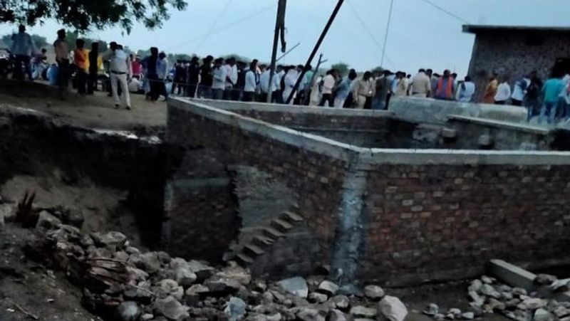 স্থানীয় প্রশাসনের তরফে জানা গিয়েছে, মঙ্গলবার বিকেলে মধ্যপ্রদেশের শাজাপুরে বিজনোর খাদি গ্রামে ৭০ ফুট গভীয় কুয়ো খননের কাজ চলছিল ।স্থানীয় প্রশাসনের তরফে জানা গিয়েছে, মঙ্গলবার বিকেলে মধ্যপ্রদেশের শাজাপুরে বিজনোর খাদি গ্রামে ৭০ ফুট গভীয় কুয়ো খননের কাজ চলছিল ।