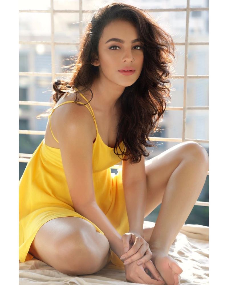 Run Raja Run Fame Seerat Kapoor Hot Photos