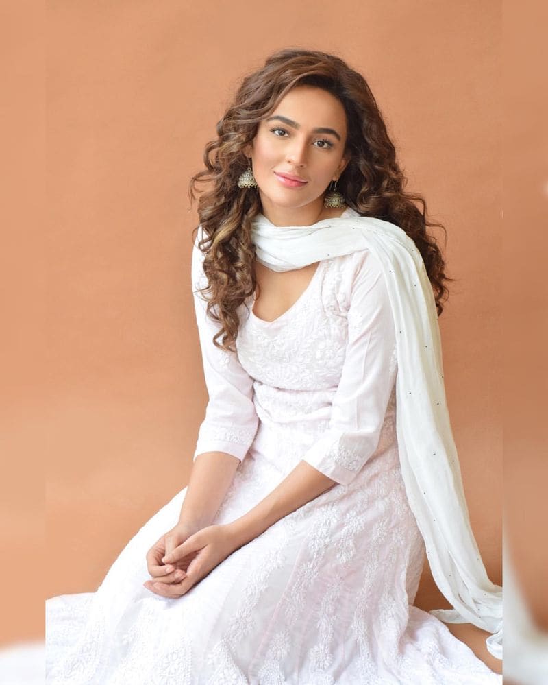 Run Raja Run Fame Seerat Kapoor Hot Photos