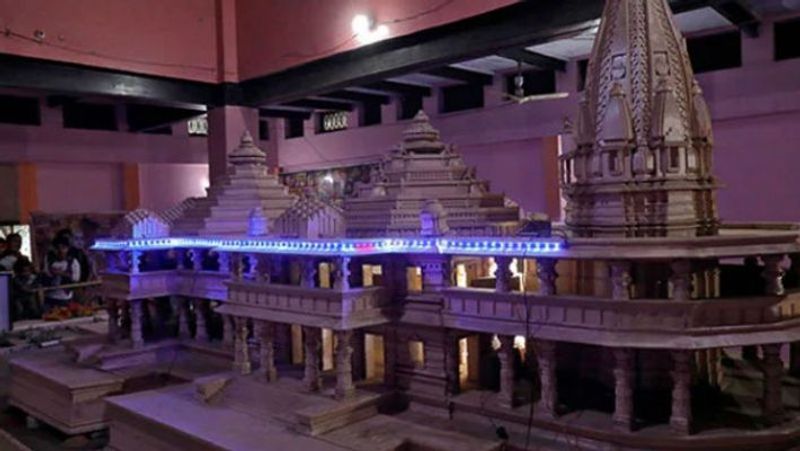 6 महीने में बना राममंदिर का डिजाइन
चंद्रकांत ने बताया कि राम मंदिर पर 6 तरह के डिजाइन पर काम किया गया था। इसके 6 महीने बाद नागर शैली में मॉडल बनाया गया। मंदिर के लिए 50% काम पूरा हो चुका है। इसके गुम्बद को डिजाइन किया जाना बाकी है।