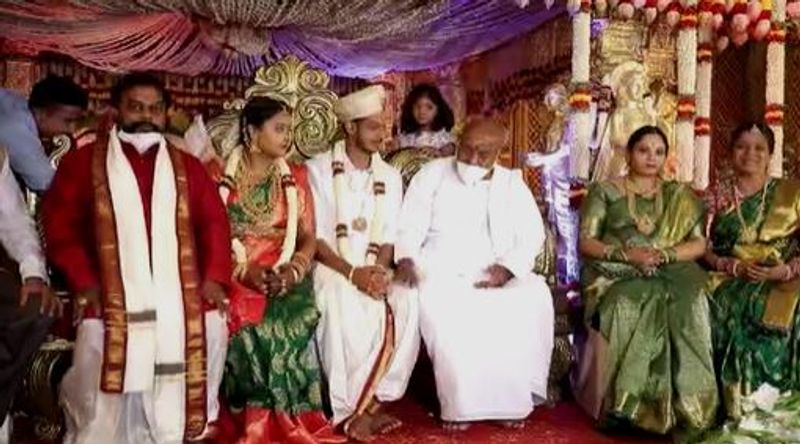 ಮಾಜಿ ಪ್ರಧಾನಿ ದೇವೇಗೌಡರ ಉಪಸ್ಥಿತಿ
