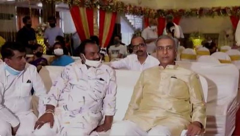 ಹಿರಿಯ ರಾಜಕಾರಣಿ ಬಸವರಾಜ್ ಹೊರಟ್ಟಿ ಉಪಸ್ಥಿತಿ