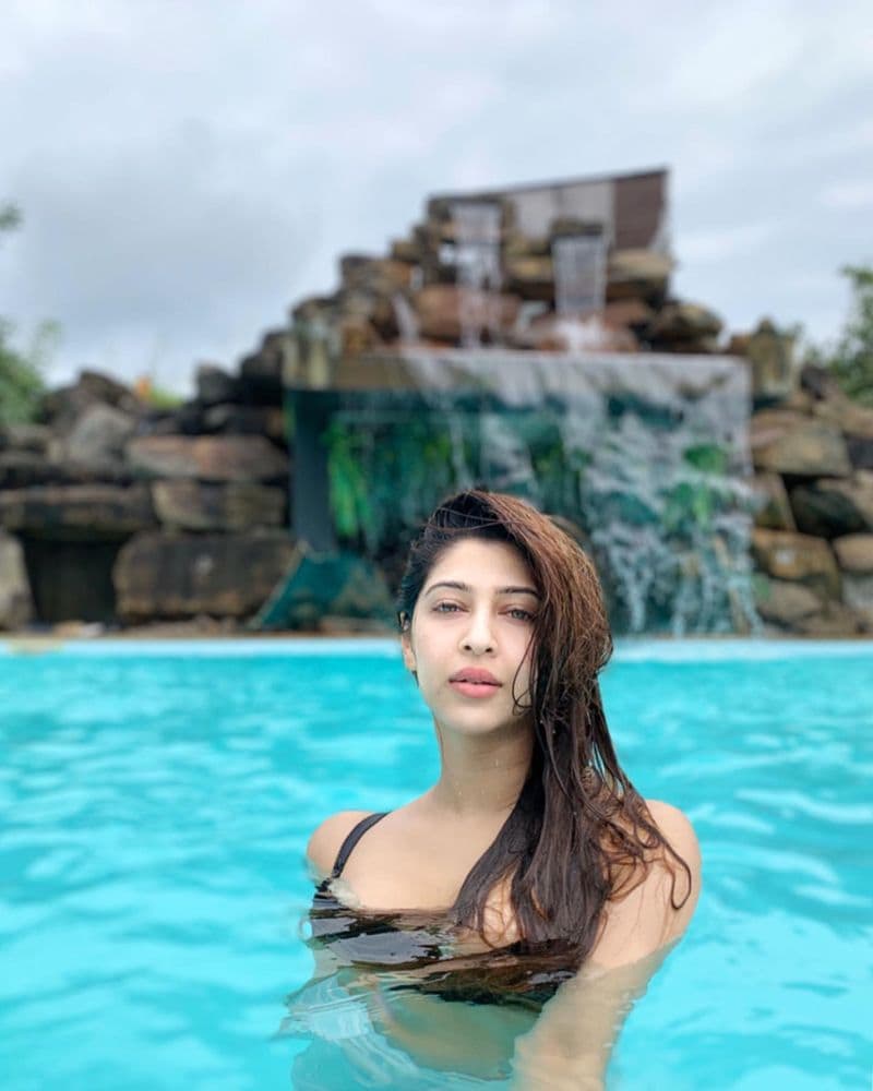 Sexy Beauty Sonarika Bhadoria Hot Photos