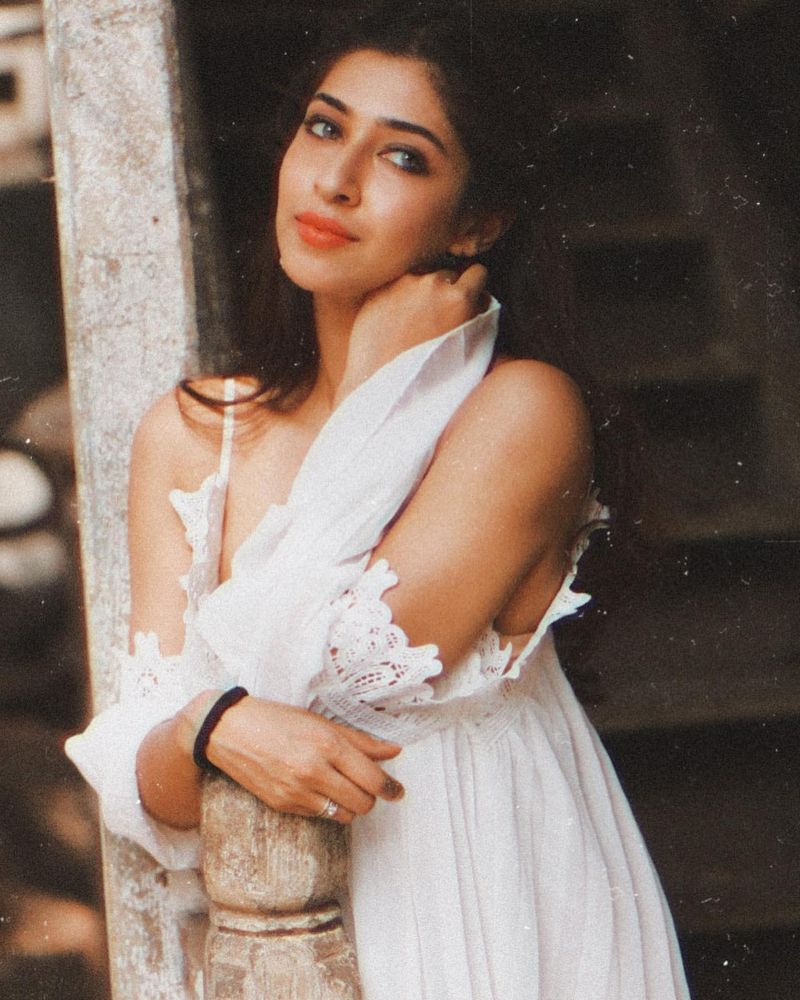 Sexy Beauty Sonarika Bhadoria Hot Photos