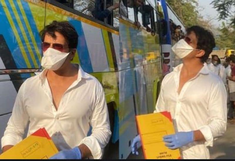 ஊர்விட்டு ஊர் வந்து பல்வேறு கஷ்டங்களுக்கு பிறகு தான் இந்த நிலையை அடைந்துள்ளதால், குடும்பத்தை பிரிந்து ஒவ்வொரு நாளும் வேதனையில் இருக்கும் தொழிலாளர்கள் வலி வேதனை அறிந்து இந்த பணியை செய்து வருவதாக கூறுகிறார்.