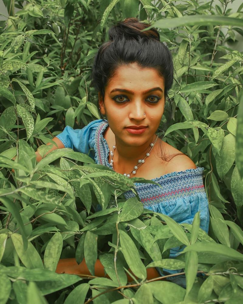 பார்ப்பதற்கு அசப்பில் ஐஸ்வர்யா ராய் போலவே இருப்பதால் இந்த அதிர்ஷ்டம் இவருக்கு அடித்திருக்கிறது.