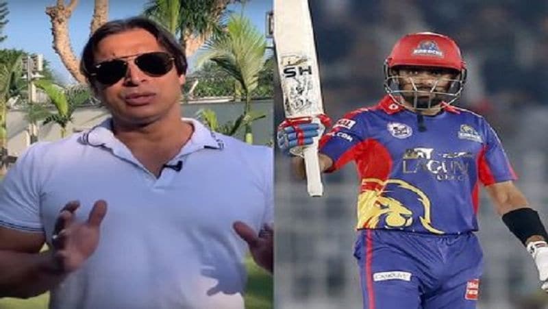 शोएब ने फेंका था बाउंसर
बाबर आजम ने बताया कि उस नेट सेशन के बाद शोएब अख्तर फिर कई बार कैंप में आए और मुझे बल्लेबाजी करने के लिए कहा। बाबर ने बताया कि एक बार जब वे बल्लेबाजी कर रहे थे, तो उन्होंने बाउंसर फेंक दी, जो उके सिर के ऊपर से निकल गई।