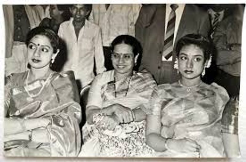 சென்னையில் உள்ள ஸ்ரீதேவியின் பங்களாவை கேட்டு நீதிமன்றத்தில் வழக்கு தொடரும் அளவிற்கு ஸ்ரீலதா சென்றுள்ளார். அதன் பின்னர் ஸ்ரீதேவி அவருக்கு பெரும் தொகை ஒன்றை செட்டில் செய்ததாகவும், அன்றிலிருந்து இருவருக்குமிடையே பேச்சுவார்த்தை இல்லை என்றும் கூறப்படுகிறது. 