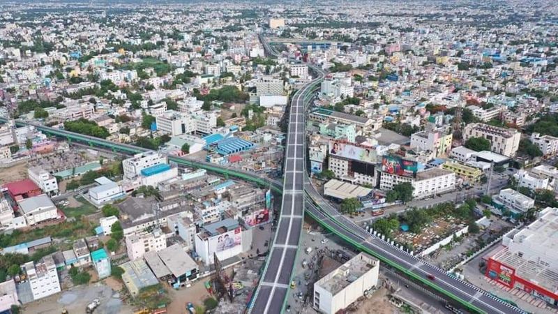 இந்த மேம்பாலம் கட்டுவதற்கு முதல்வர் ஜெயலலிதா இருந்தபோது 2016ம் ஆண்டு அடிக்கல் நாட்டப்பட்டது.