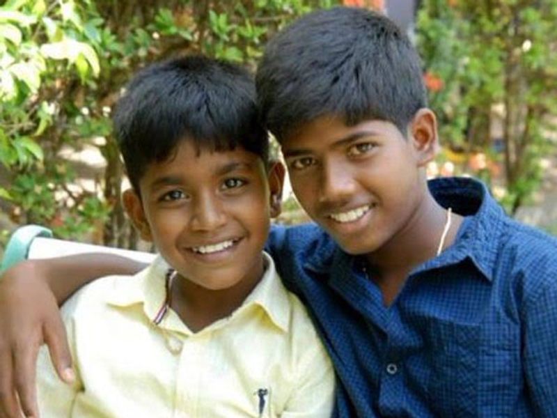 காக்காமுட்டை படத்தில் நடிக்கும் பொழுது எடுத்த புகைப்படம் உண்மையாவே அண்ணன் தம்பி போல் வாழ்ந்து இருப்பாங்க 