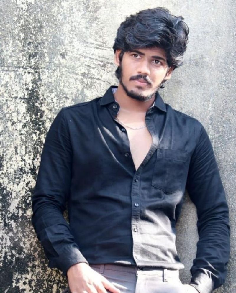 காக்காமுட்டை படத்தில் நடித்த விக்னேஷ் இப்போ எப்படி இருகாங்க பாருங்க இவ்ளோ ஸ்மார்ட் ஆஹ் இருக்காரு பாருங்க 