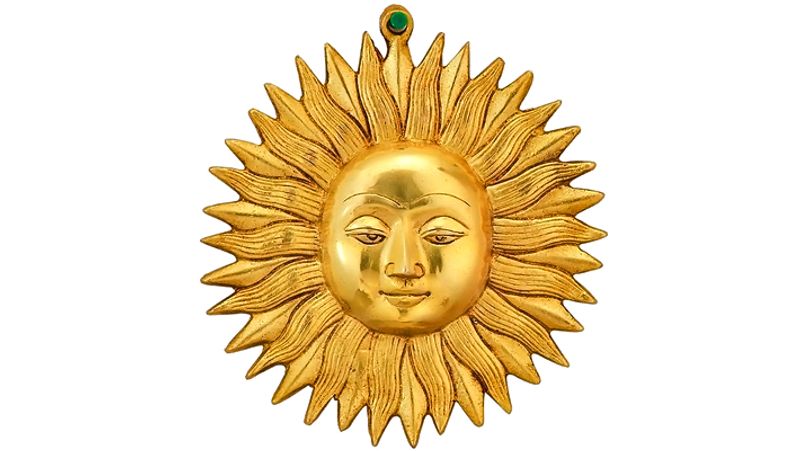 तांबे से बनी मूर्ति
घर में सकारात्मकता बनाए रखने के लिए तांबे से बनी मूर्ति घर में रखनी चाहिए। इसके शुभ असर से सभी परेशानियों से छुटकारा मिल सकता है।
