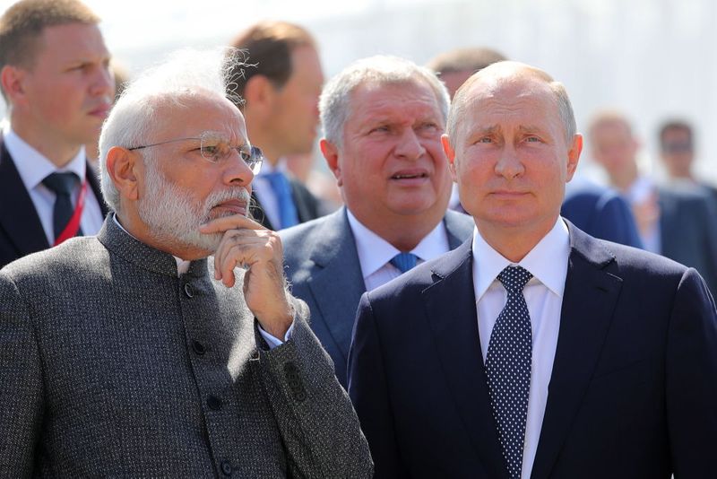 कोसाचेव ने कहा, जी 7 का विस्तार करने के लिए ट्रम्प पर पर्याप्त बहुमत नहीं है। वे किसी भी देश को आमंत्रित तो कर सकते हैं। लेकिन समिट 7 देशों की ही होगी। जिन चार देशों को न्योता भेजा गया है, उन्हें शामिल करने पर जी7 के सदस्य देश ही फैसला लेंगे। 