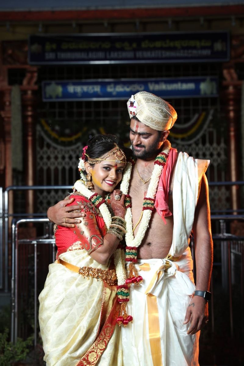 ಜರ್ಮನಿಯಲ್ಲಿದ್ದ ಮಯೂರಿ ಅಕ್ಕ ಬೆಂಗಳೂರಿಗೆ ಆಗಮಿಸಿದ್ದಾರೆ, ಅವರು ಜರ್ಮನಿಗೆ ಮರಳಲಿದ್ದು ಅವರ ಸಮ್ಮುಖದಲ್ಲಿಯೇ ಮದುವೆ ನಡೆಯಬೇಕು ಎಂಬ ಕಾರಣಕ್ಕೆ ತಕ್ಷಣವೇ ಮದುವೆ ಕಾರ್ಯ ನಡೆಸಲು ನಿರ್ಧರಿಸಿದ್ದಾರೆ.