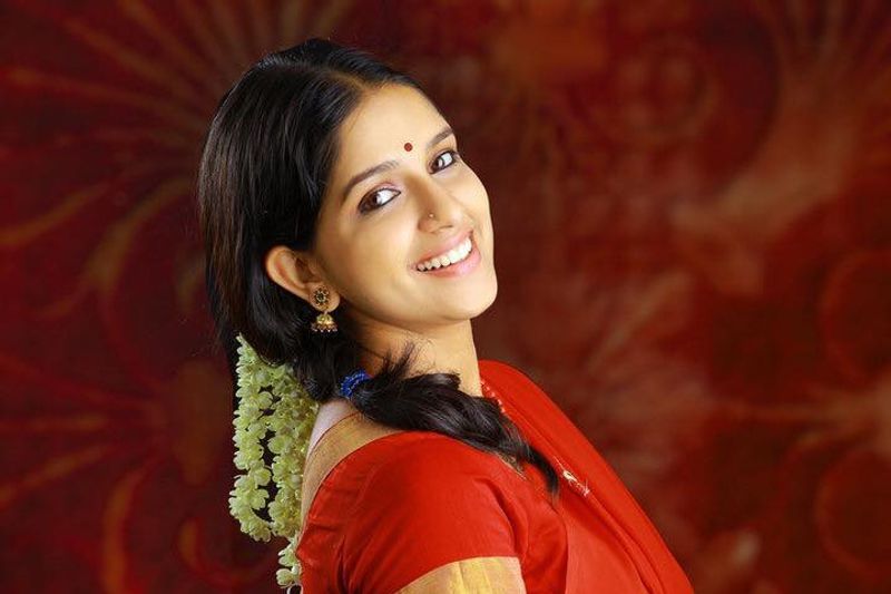 Actress Aparna Nair slams a pervert for his vulgar comment