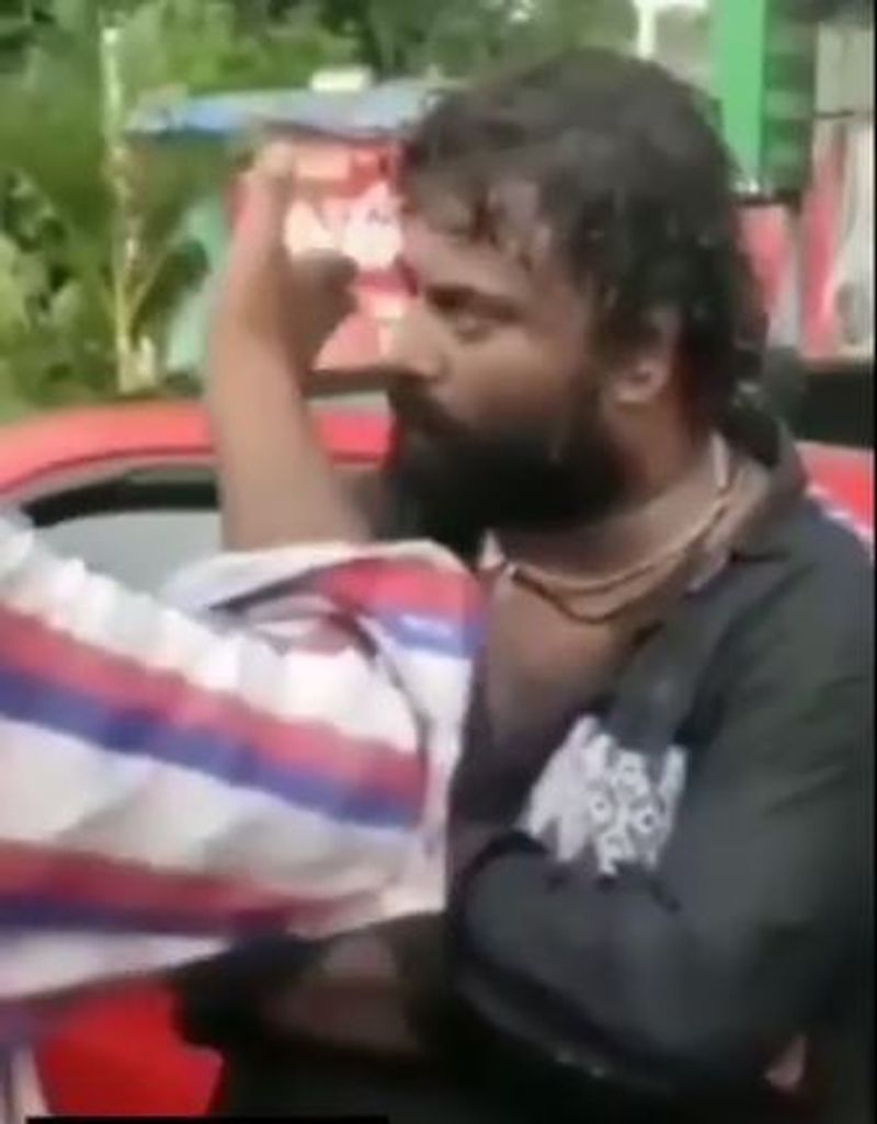 ಕೈ ಮಾಡಿದ ಯುವಕರಿಗೆ ಜಗ್ಗೇಶ್ ಪ್ರಶ್ನೆ ಕೇಳಿದ್ದಾರೆ.