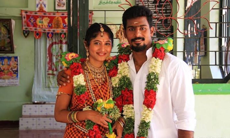 என்னது... ஜூலிக்கு கல்யாணம் ஆகிடுச்சா? இந்த புகைப்படத்தை பார்த்து நெட்டிசன்கள் கலாய்த்து தள்ளின 