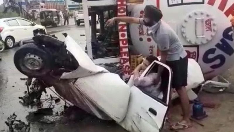अस्पताल में भर्ती ज्योति को अभी तक नहीं मालूम कि उनके ड्राइवर अमित और स्कूल की पीआरओ शैली अब इस दुनिया में नहीं हैं। दरअसल, उन्हें अभी तक यह बताया नहीं गया है। ज्योति के दोनों पैरों में फ्रैक्चर है। उनका जालंधर के एक प्राइवेट हॉस्पिटल में इलाज चल रहा है।
