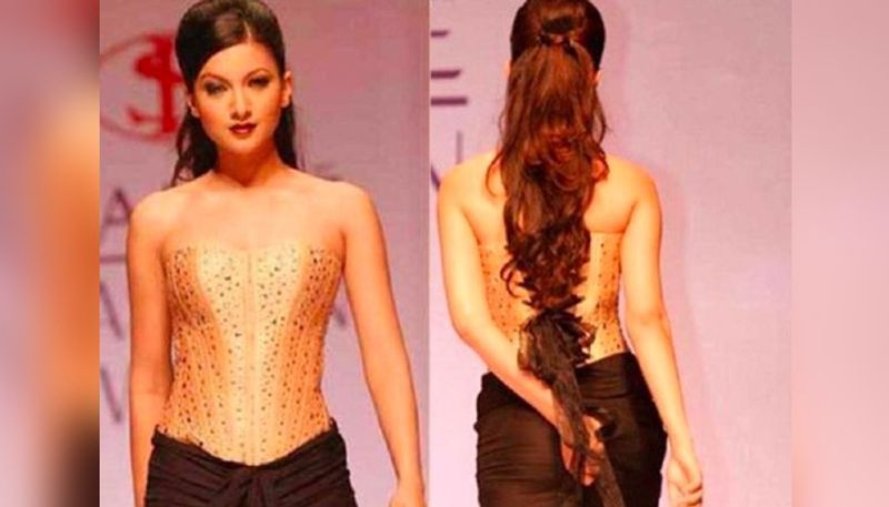 গওহর খানঃ সেই সময় গওহার মডেলিংয়ে সবেমাত্র ঢুকেছেন। একটি জনপ্রিয় ফ্যাশন শোয়ে ব়্যাম্প ওয়াকের সময় হাঁটতে গিয়ে তাঁর স্কার্ট পিছন থেকে ফেটে যেতে শুরু করে। এবং তারপরই হাত দিয়ে কোনও রকমে ঢেকে ব়্যাম্প ওয়াক শেষ করেন তিনি। এই কারণে বহু বছর মডেলিংয়ে আসতে ভয় পেতেন গওহর।