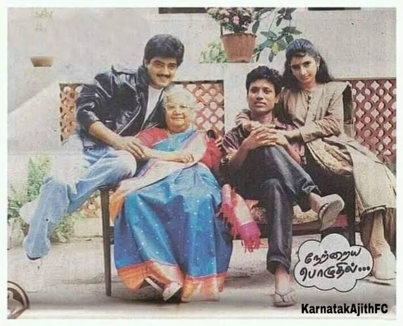 தல அஜித் நடிப்பில் வெளியாகி சூப்பர் ஹிட் வெற்றி பெற்ற வாலி படத்தில் நடித்த போது, இயக்குனர் எஸ்.ஜே.சூர்யா மற்றும் அஜித்துடன் சேர்ந்து சுஜிதா எடுத்துக்கொண்ட புகைப்படம்.
