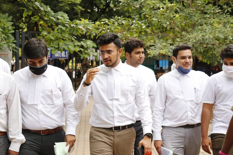 ಸಂಸದರಾದ ನಂತರ ಇದೇ ಮೊದಲ ಬಾರಿಗೆ ತೇಜಸ್ವಿ ಸೂರ್ಯ ಹೈಕೋರ್ಟ್ನಲ್ಲಿ ವಾದ ಮಂಡಿಸಿದರು.