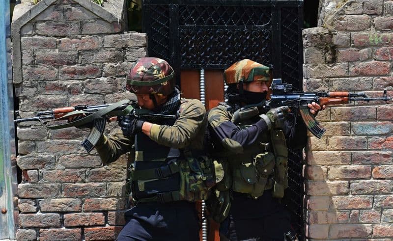 A militant killed in Encounter in Jammu and Kashmir, a CRPF soldier martyred