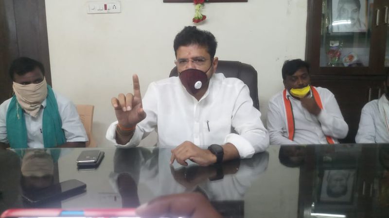telangana jaladeeksha... congress leaders arrests