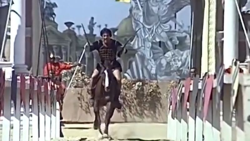 धर्मेंद्र सोशल मीडिया पर कई मजेदार पोस्ट करते रहते हैं और अपने फैंस से जुड़े हैं। इससे पहले उन्होंने एक वीडियो और भी शेयर किया था, जिसे शेयर करने के साथ ही एक्टर ने बताया था कि उनकी गाय ने एक बछड़े को जन्म दिया है। 